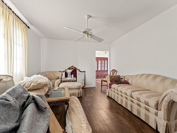 3rd image of 8737 Wakefield Ave