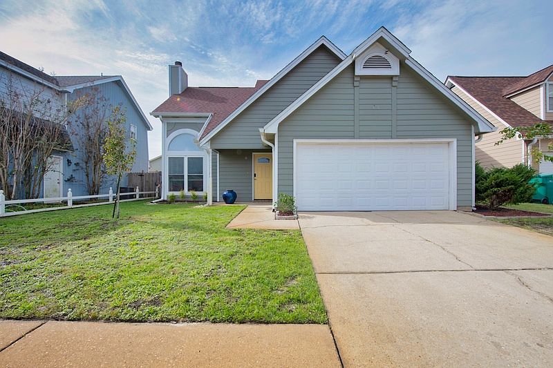 1st image of 408 Woodland Park Cir #1