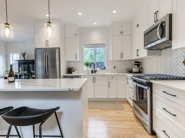 680 Barolo Pl, Langford, BC V9B 3P1