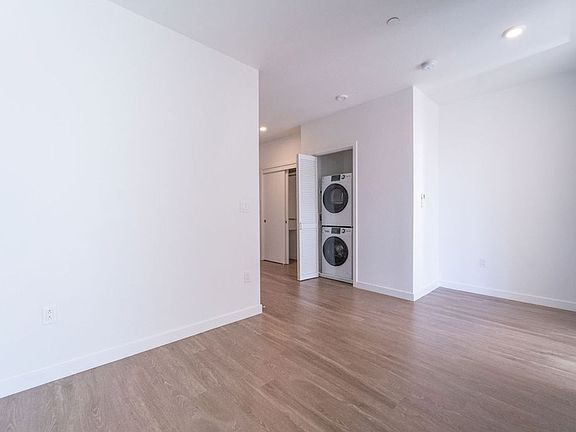 3rd image of 2640 Shattuck Ave #403