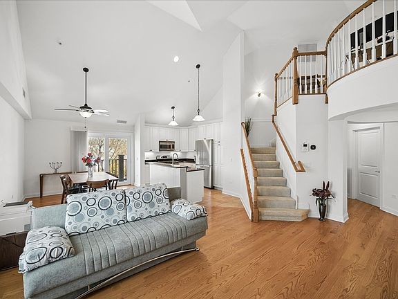 5th image of 695 Roger Williams Ave Unit 301