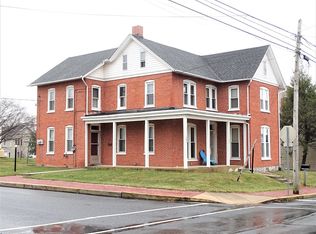 101 S 9th St, Akron, PA 17501