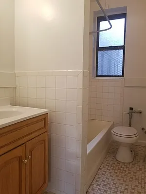 Rented by Lang Realty LLC | media 4