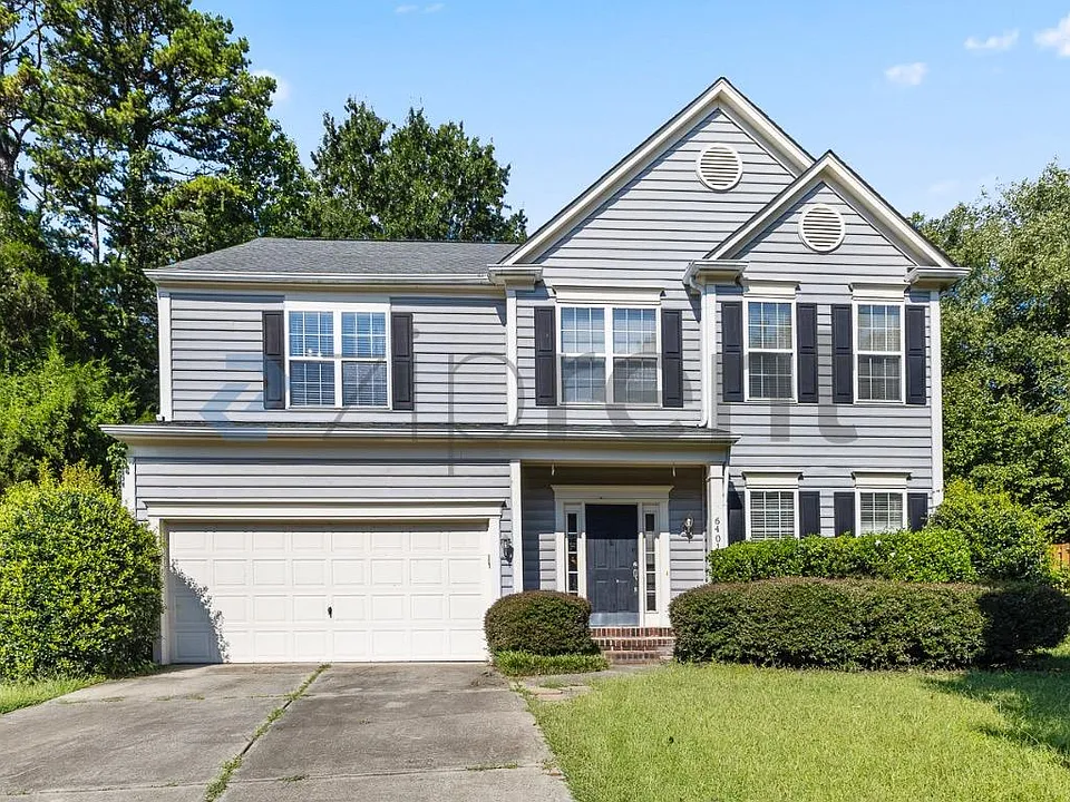 6401 Fillian Ln