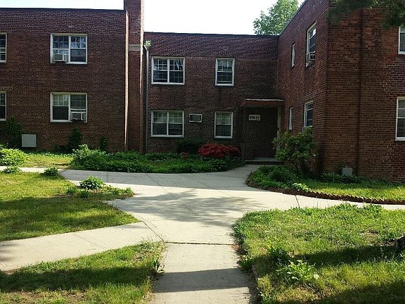 3rd image of 13831 78th Ave APT E