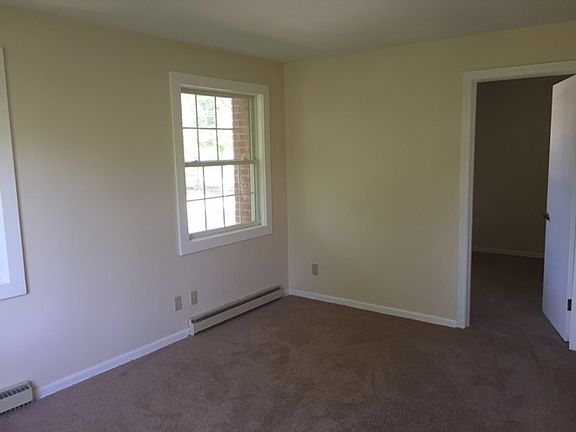 2nd image of 725 Whitney Ave APT Hb