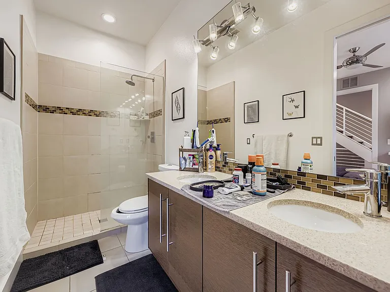 2115 W 32nd Ave #3 — Photo 18