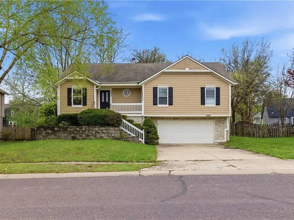 15306 Riley St, Overland Park, KS 66223