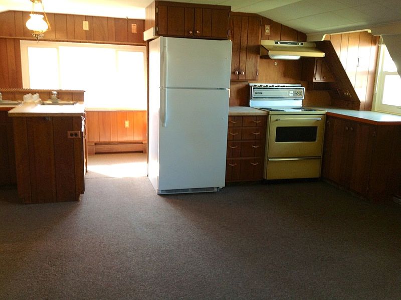 2nd image of 130 E Mosher St #2
