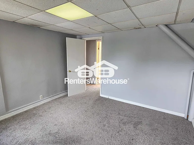 604 N High St — Photo 5