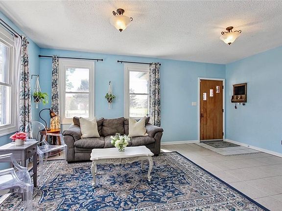 3rd image of 1483 Mirabeau Ave
