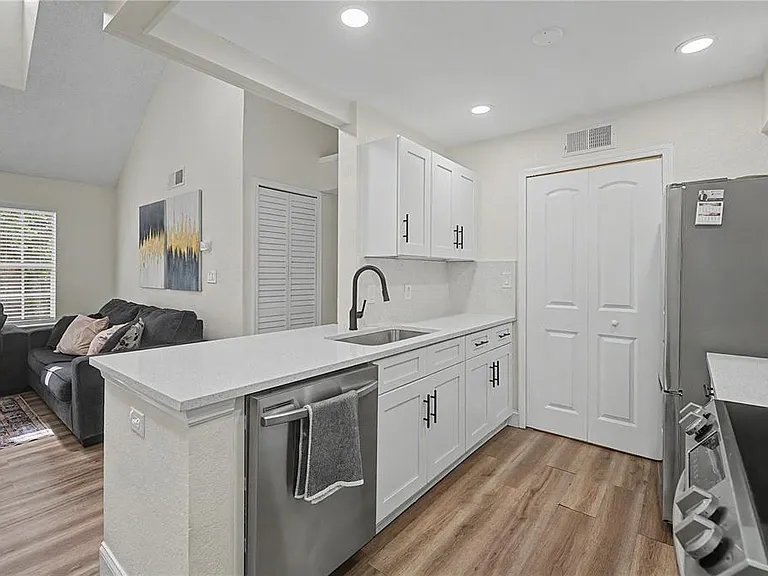 3266 Haviland Ct #303 — Photo 15