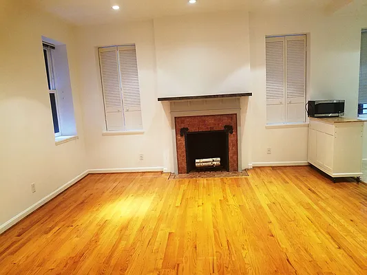 Rented by THOMAS F CAMPENNI CO | media 27