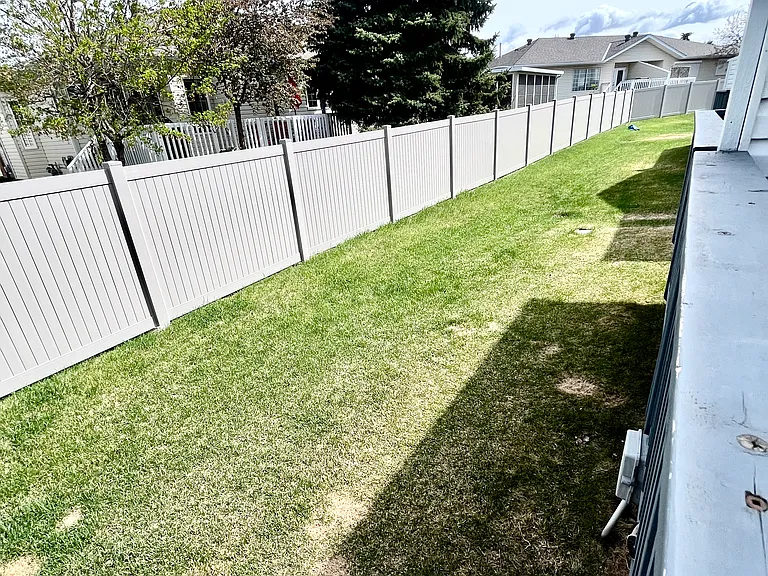 1033 Youville Dr W — Photo 25