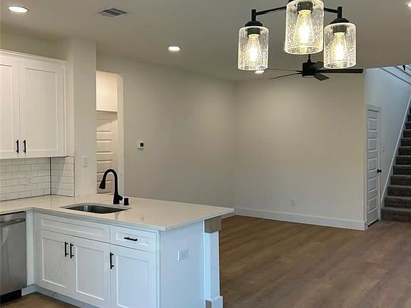 5th image of 16551 Oasis Galde Dr