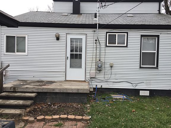 3rd image of 11266 Essex Ave #House