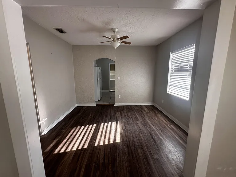 6715 Mott Ave — Photo 6