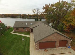 1419 Maxfield Rd, Hartland, MI 48353