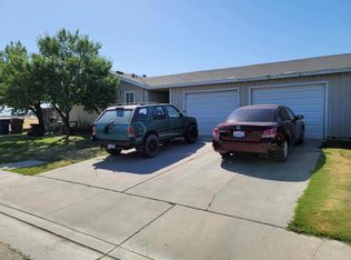 8445 5th St, San Joaquin, CA 93660