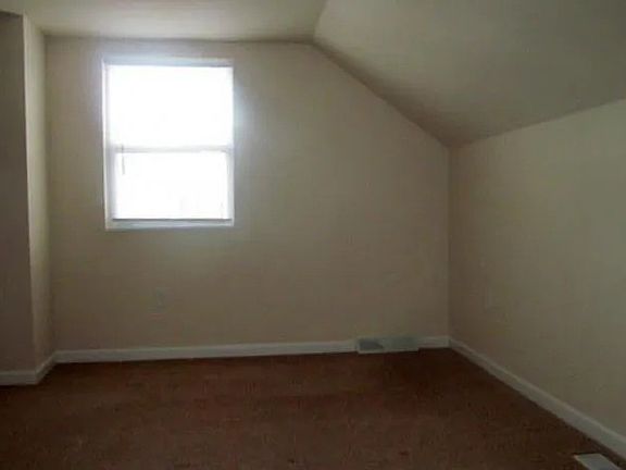 5th image of 22414 Kramer St