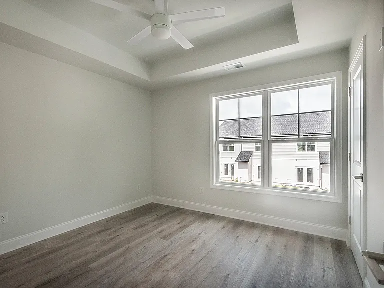 801 Maxine Ct #D — Photo 16