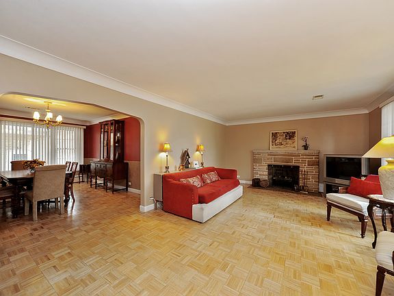 1,859 sq ft = A LARGE Ranch