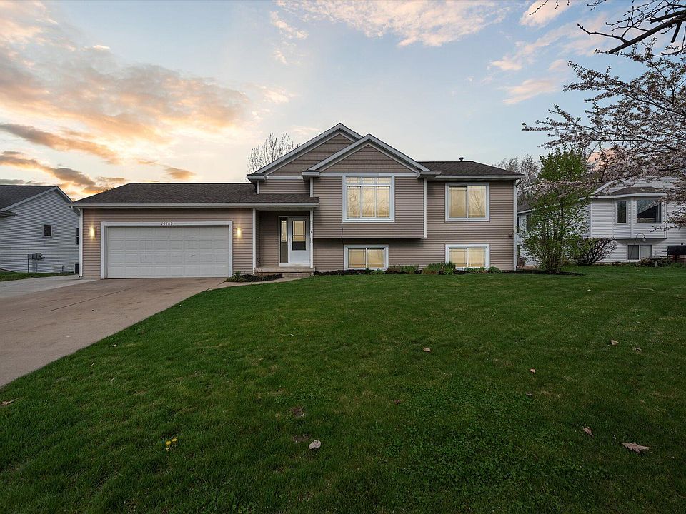 1st image of 10789 Douglas Dr