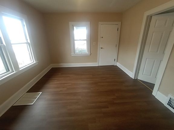 3rd image of 2618 Kinsey St