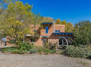 10 Avenida Hermosa, Santa Fe, NM 87507