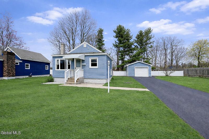 3rd image of 153 Dahlia Street
