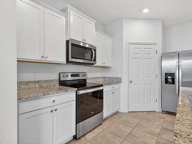 10552 SW Toren Way — Photo 11