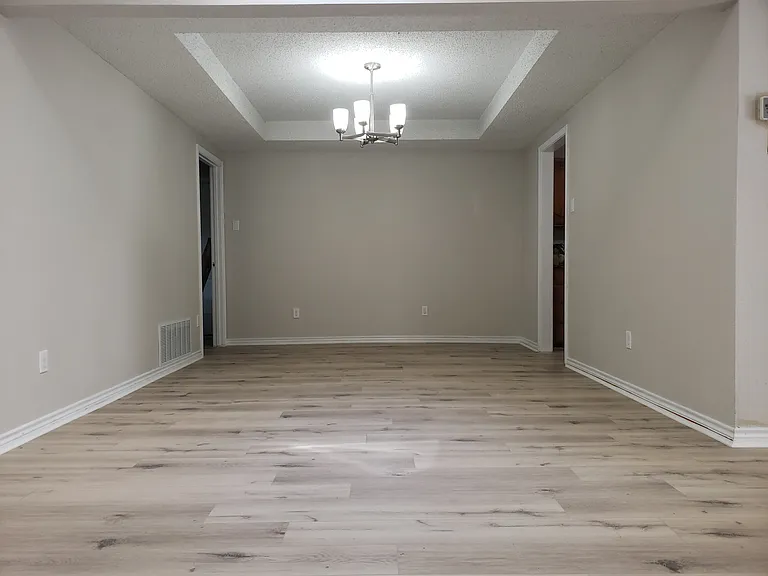 2697 Poplar Dr — Photo 1