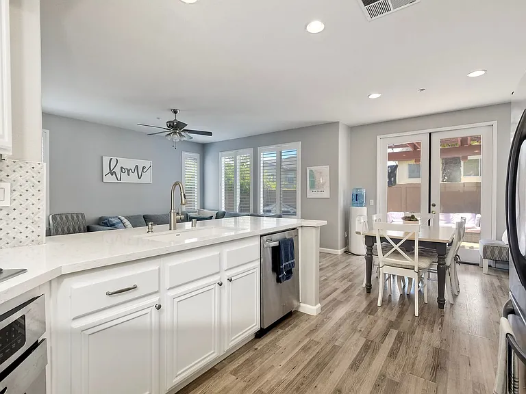 10055 Fieldthorn St — Photo 6