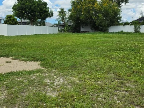 611 SW 27th Ter, Cape Coral, FL 33914