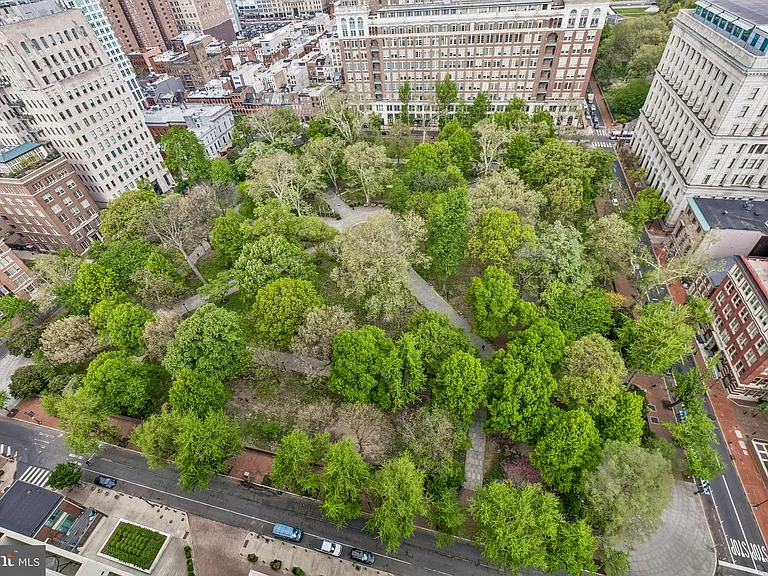 604 S Washington Sq #36-2904 — Photo 9