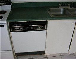 3rd image of 430 NE 30th Ct