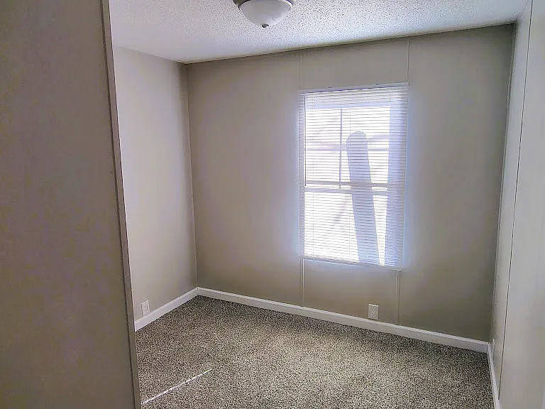 1900 Harper Dr #31 — Photo 8