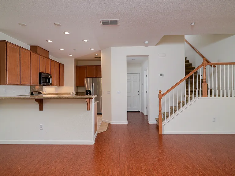 2300 Las Palomas Loop — Photo 5