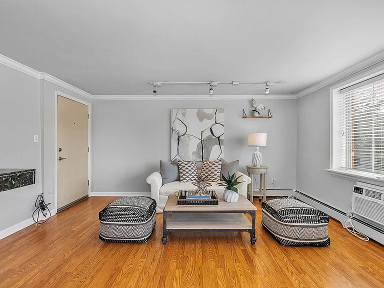 36 N Emerson St #201 — Photo 12