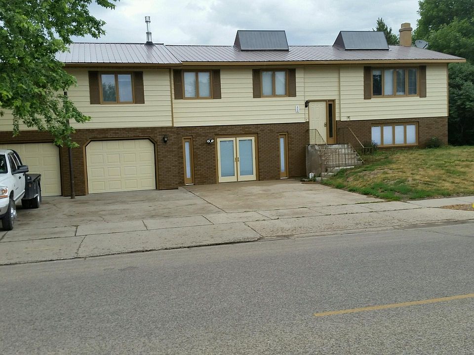 1st image of 427 22nd St E