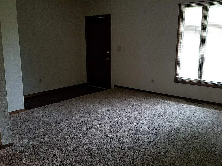 harrison 2 bedroom lr doorway_05242017