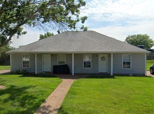 2912 Troyer Dr #B, Columbia, MO 65203