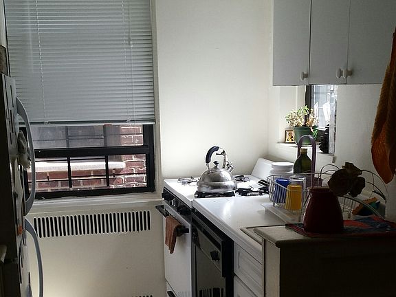 2nd image of 200 Haven Ave APT 5N
