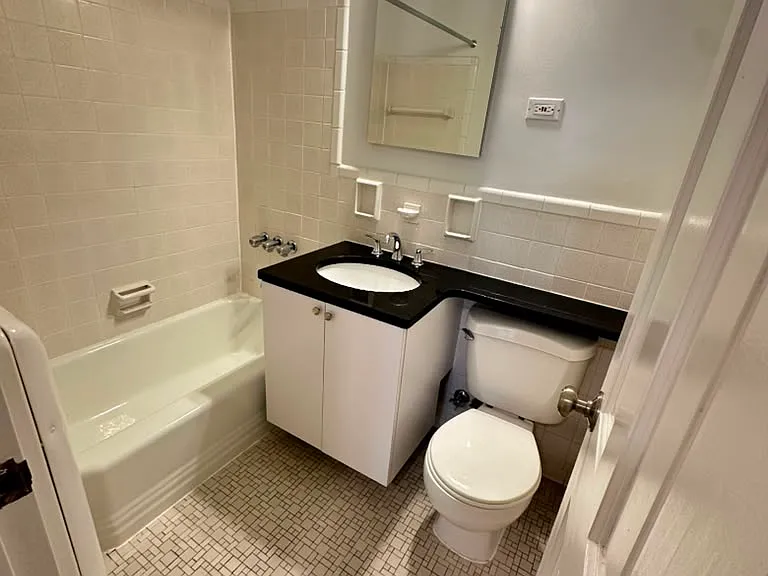 442 W 57th St #6H — Photo 12