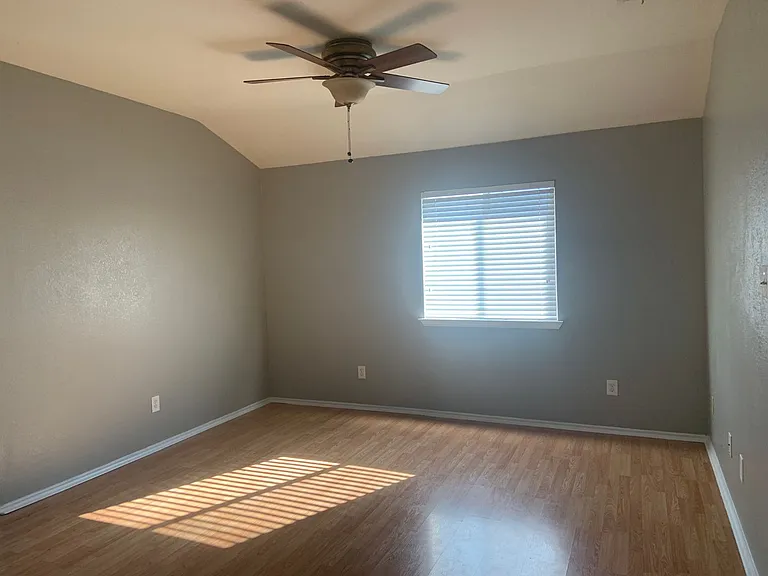 4915 Allegany Dr — Photo 9