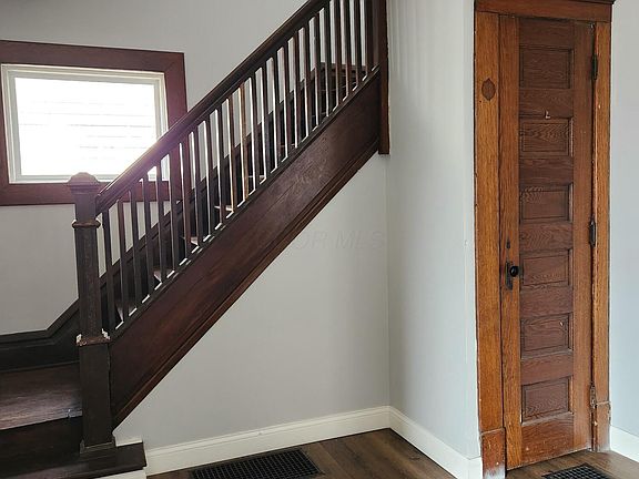 5th image of 494 E Main St