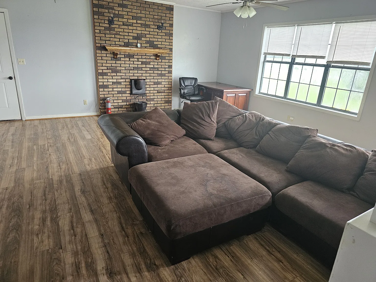 6 bed, 1930 sqft, $4,300 — Photo 2