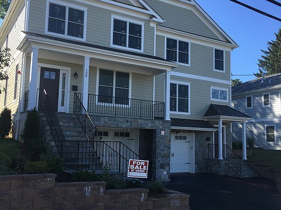 2nd image of 136 Lincoln Ave E