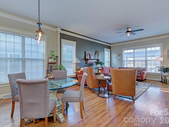 3rd image of 14619 Holly Springs Dr