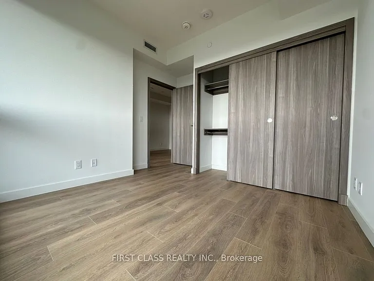 27 McMahon Dr #1003 — Photo 13
